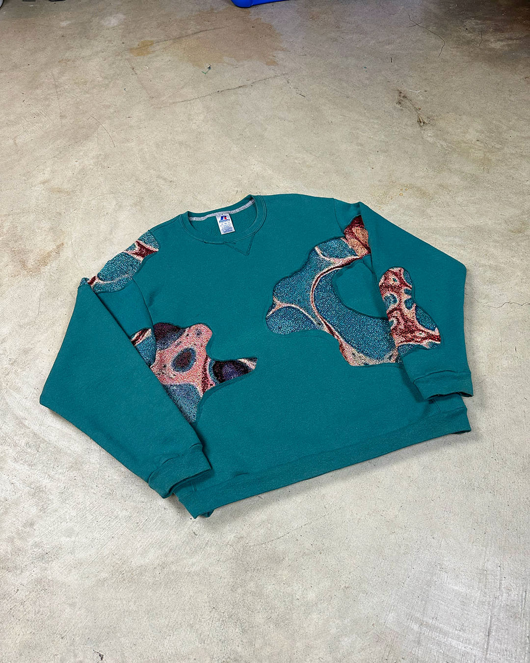 REWORKED RUSSELL CREWNECK