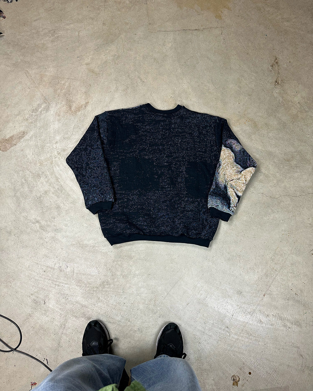 DANIEL IN THE LION'S DEN TAPESTRY CREWNECK