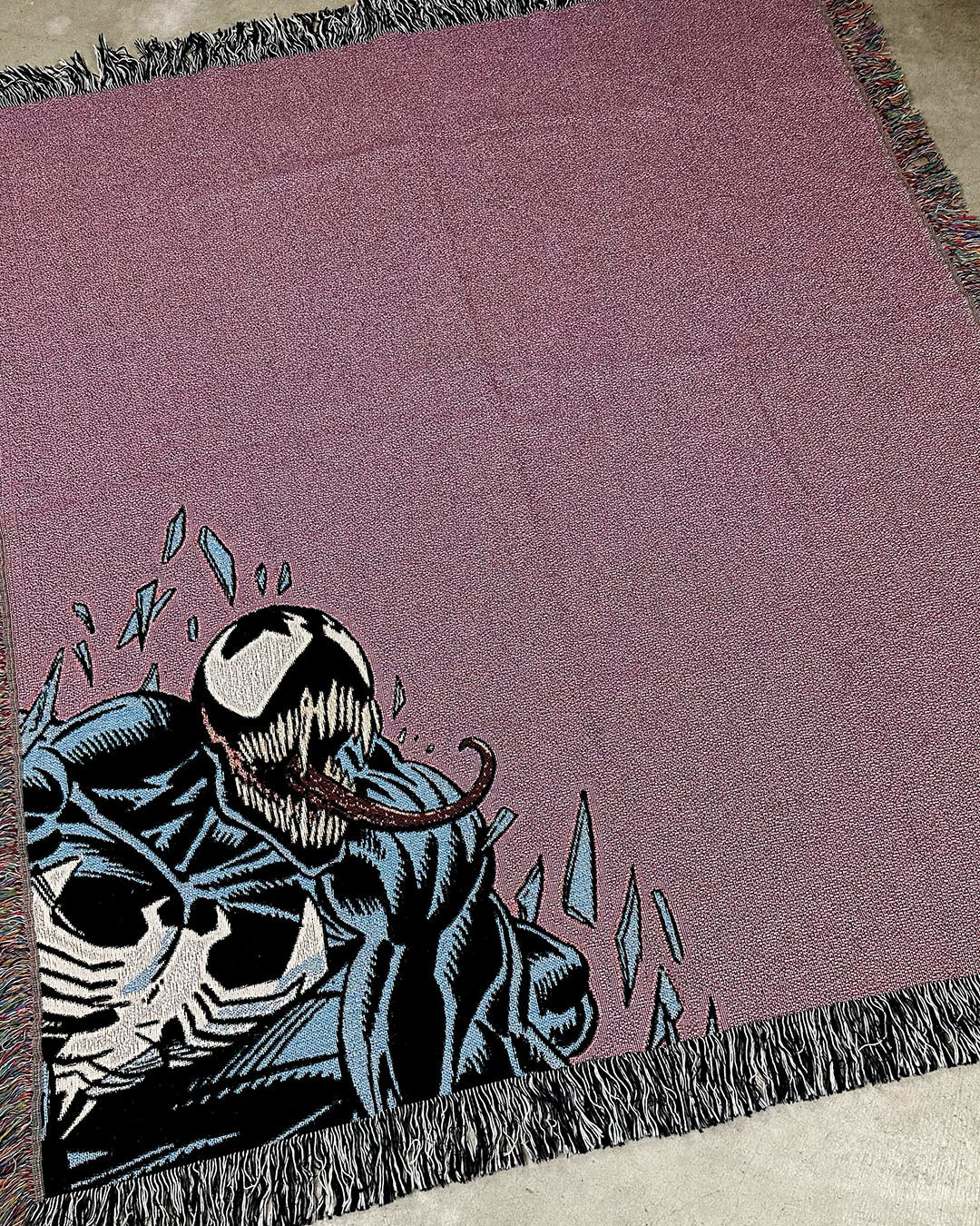 VENOM TAPESTRY BLANKET