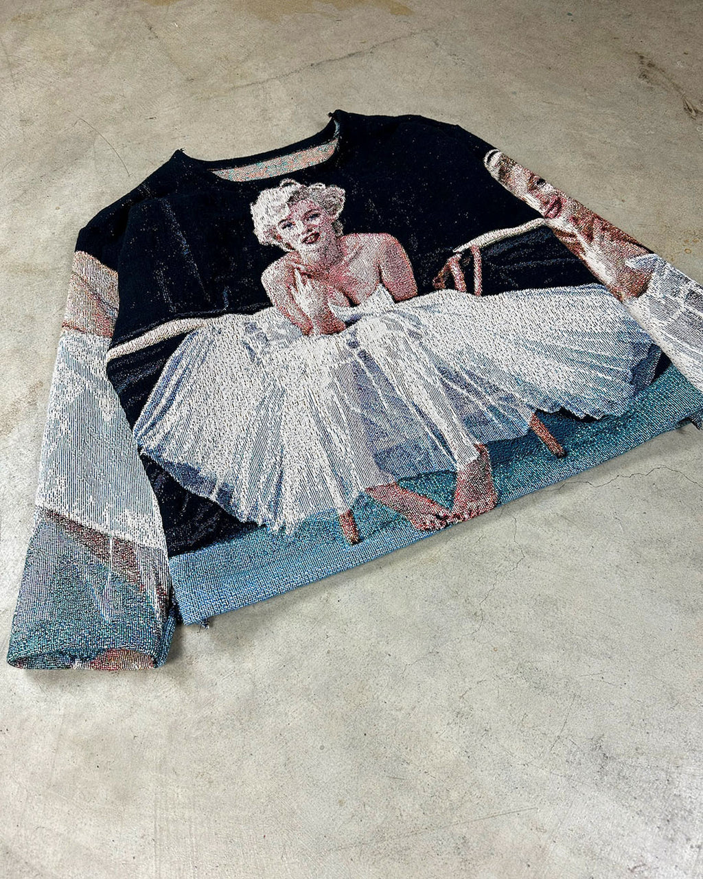 MARILYN TAPESTRY CREWNECK (PRE ORDER)