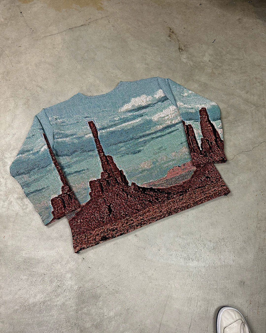 MONUMENT VALLEY TAPESTRY CREWNECK (PRE ORDER)