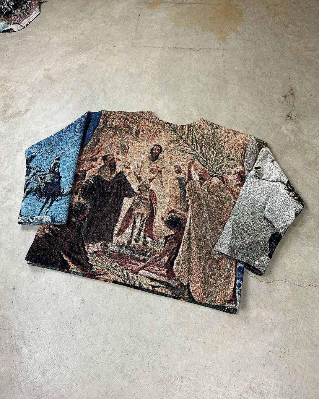 BIBLICAL TAPESTRY CREWNECK
